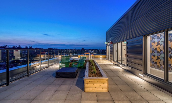 Crescent Heights Apartamento | Steps from Downtown Calgary with a huge balcony with amazing view !