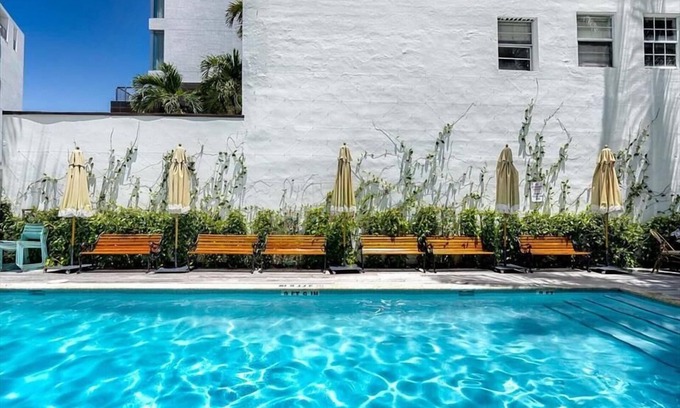 West Avenue Apartamento | Steps from Miami Attractions | Walkable South Beach Studio
