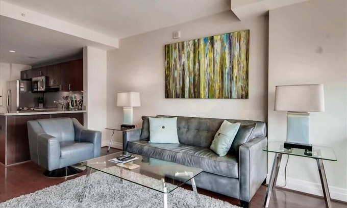 George Washington University Apartamento | Steps from National Mall& White House | nr Foggy Bottom