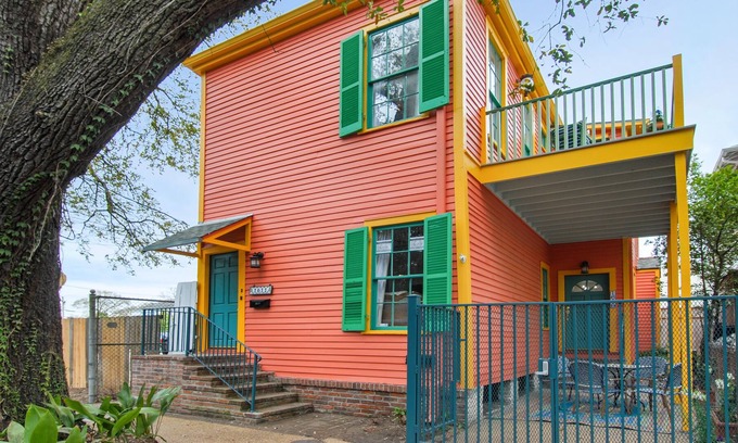 Milan Casa | Pasos de St. Charles Avenue! ¡Reserve ambos Chez Delachaise № 1 y № 2!