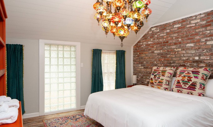 Isle of Palms Casa | Steps from the beach: chic, romantic and luxurious home