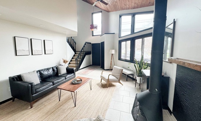 Branford Casa | Steps from the Beach