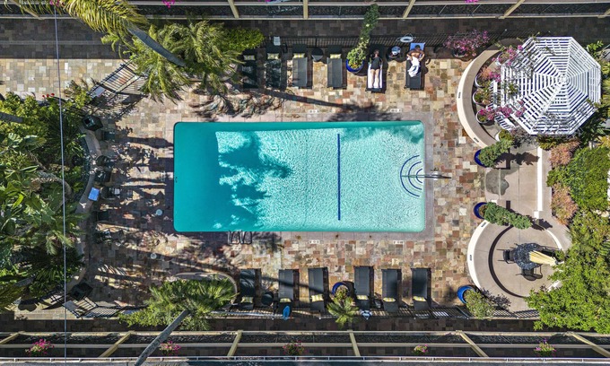 Laguna Beach Hotel | Steps from the best beaches, shops, restaurants $62