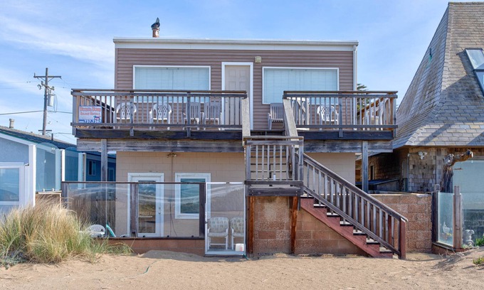 Oceano Casa | Pasos de la arena! ¡Amplia casa de playa con increíbles vistas al mar!