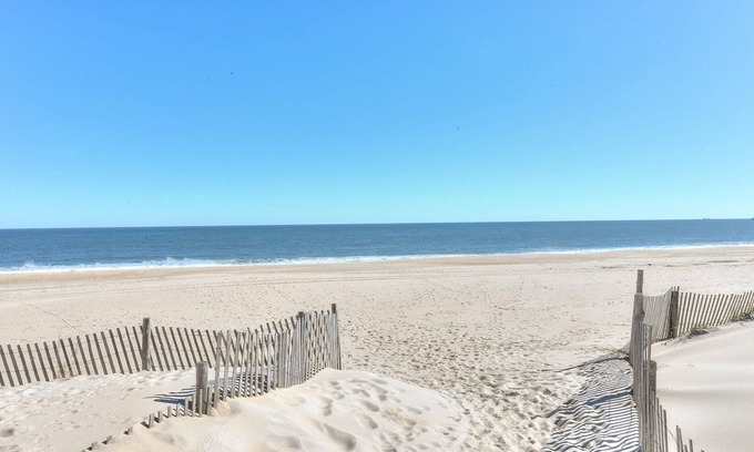 North Shores Casa | Steps from the Ocean! Renovated Townhome with Pool, Beach & Private Yard