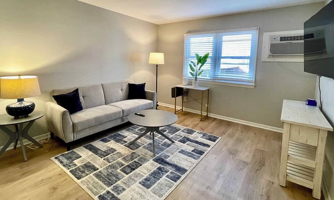 Joslyn Castle Apartamento | Steps From UNMC, Dining, Explore Midtown