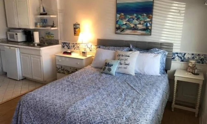 Wells Beach Condominio | Steps from Wells Beach, Bellevue by the Sea is perfect for your Maine vacation
