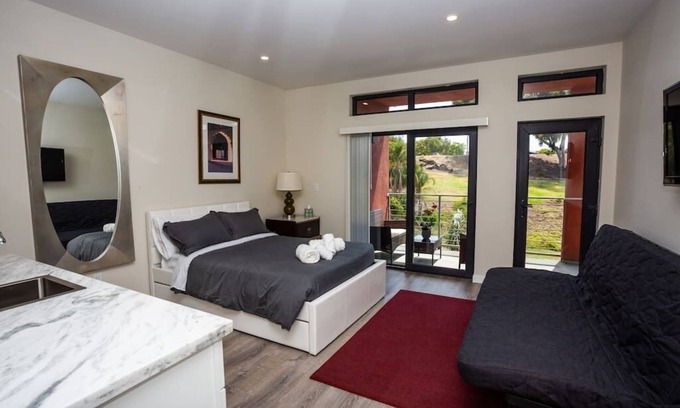 Bankers Hill Apartamento | Steps to Balboa Park- Brand New Apt - Cozy Studio