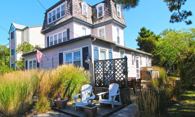 Cape May Point Condominio | Steps to Beach Access and Spacious Pet Friendly Condo