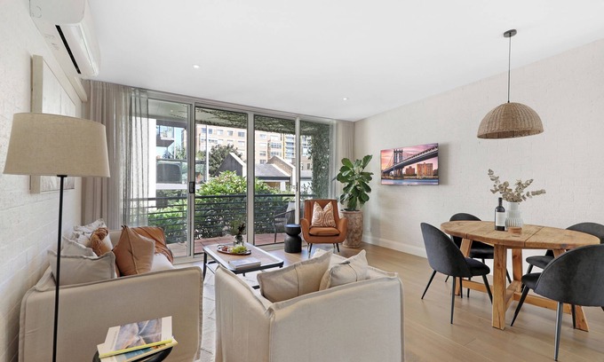 Newcastle East Casa | Spacious beachside terrace, rustic charm, stairs - 2 minutes walk to the beach