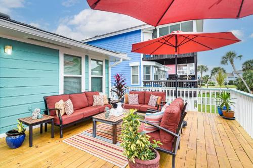 Pirates Beach Casa | Steps to Beach Home with Deck in Galveston!