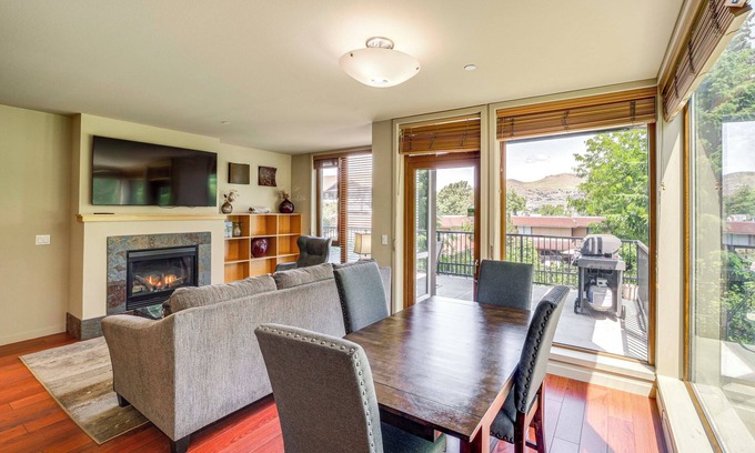 Chelan Condominio | Steps to Lake Chelan: Condo w/ Resort Amenities!