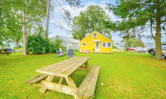 Edinboro Cabaña | Steps to Lake + Public Boat Ramp: Edinboro Cottage