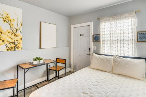 Rogers Seabreeze Apartamento | Steps to Sand Studio Stay in Daytona Beach!