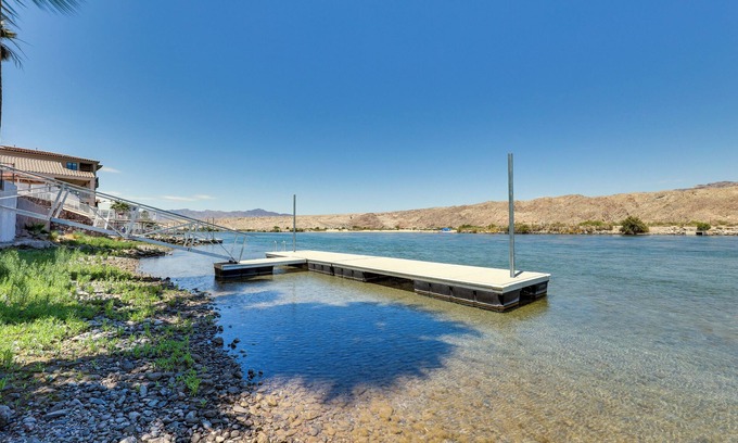 Holiday Shores Casa | Steps to Sparkling Water: Bullhead City Getaway