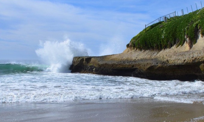 Eastside Santa Cruz Casa | SUNNY COVE Beach House !! Starbucks, WiFi, Restaurantes, Diversión Familiar :)