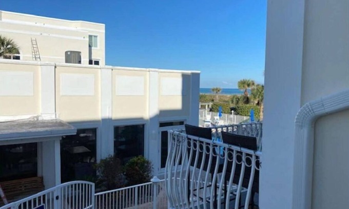 Port Canaveral Casa | Steps to the Beach-1 BD Condo-Excellent Location!!