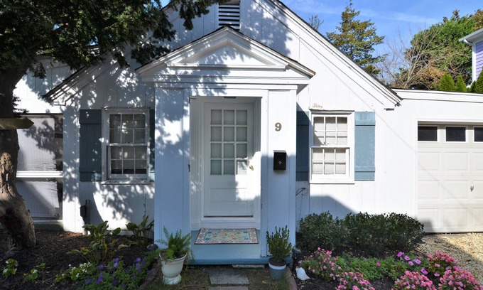 The Pines Cabaña | STEPS TO THE BEACH -ADORABLE 1 BR Cottage-9 Park Ave Rear, Rehoboth Beach, DE