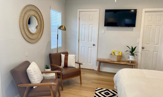 Huntington Beach Apartamento | Steps To The Beach, Pacific City and Main Street - Studio