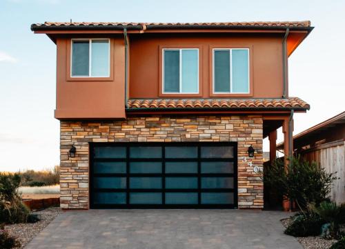 Oceano Casa | Steps to the Beach! Rooftop Deck! Firepit & BBQ!