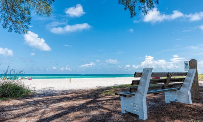 Ilexhurst Casa | Pasos a la playa, piscina privada y climatizada, renovada - ¡Ahorre en semanas en diciembre!