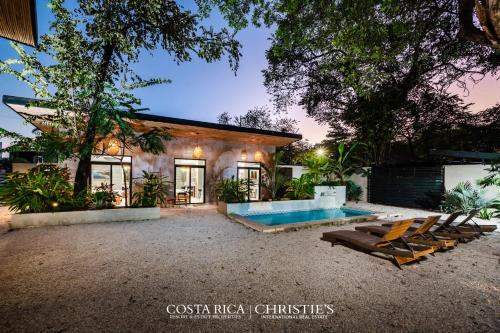 Playa Grande Casa | Steps to the Main Surf Break Casita 2 Dos Hijas