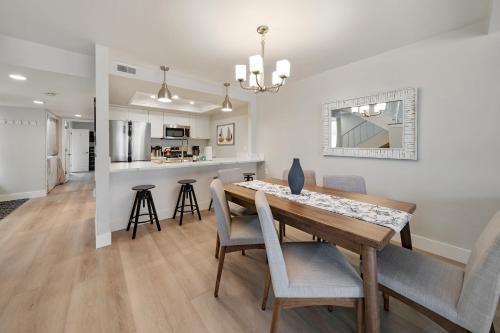 Huntington Beach Casa | Steps to the Sand and Main Street 4BR