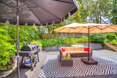 Stockade Historic District Casa | Steps to Union College Home with Shared Yard!