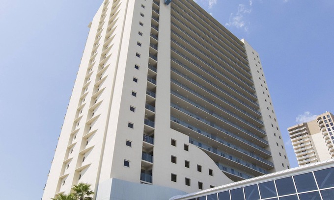 Panama City Beach Condominio | Sterling Breeze by Southern Vacation Rentals