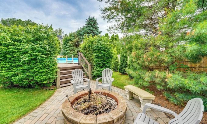 Sterling Heights Casa | Sterling Heights Getaway w/ Fire Pit!