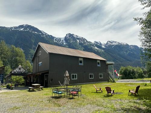Stewart Cabina | Stewart Mountain Lodge