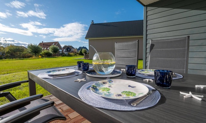 Busum Apartamento | Stillvoll Eingerichtete Ferienwohnung mit Sauna, Kamin, Terrasse und Waschtrockn