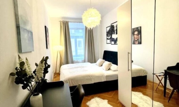 Friedrichstadt Apartamento | Stilvoller Altbau in Zentraler Lage