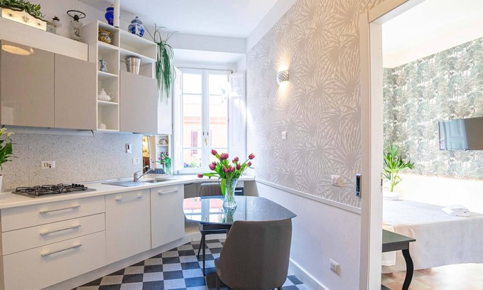 Quartiere XVII Trieste Apartamento | Stilysh apartment in Rome close to cafes, restaurants, bus and metro.