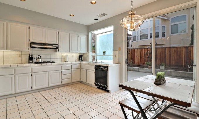 Townsend Casa | STN: Beautiful, Spacious 5 bd/3ba in San Jose