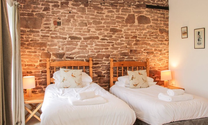 Eaton Mascott Cabaña | Stockbatch Granary