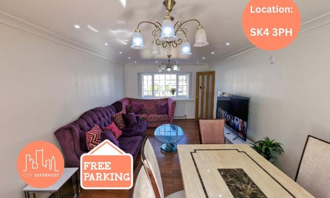 Offerton Casa | Stockport 6 Bed Home by City SuperHost