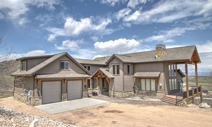 Fish Haven Casa | Stokes Casa - Perfect for large groups, with pool, hot tub & beach access!