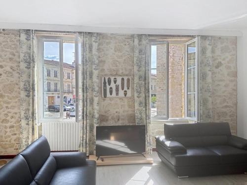 Condom Casa | Stone and elegant house on central place