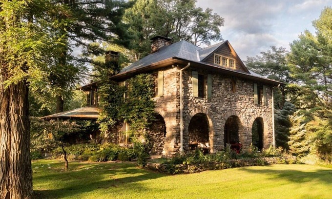 Forestburgh Casa | Stone Arches - Stunning Estate with Large Pool
