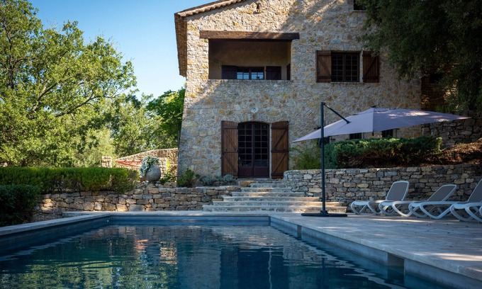 Lorgues Casa | Piedra Bastide - aislado - autenticidad de provincia - piscina - vistas