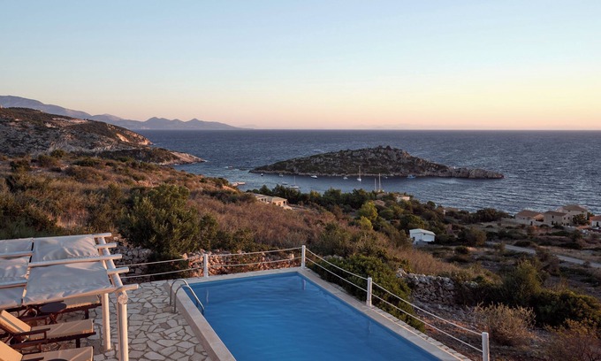 Varvara Villa | '' ORFOS '' HERMOSAS VILLAS CON PISCINA PRIVADA Y ASOMBROSAS VISTAS AL MAR-SUEÑO 4