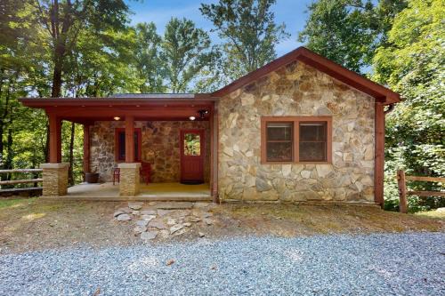 Elk Park Casa | Stone Cottage Retreat