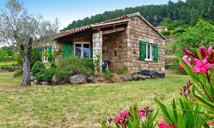 Chambonas Casa | Casa de piedra con piscina compartida, Chambonas