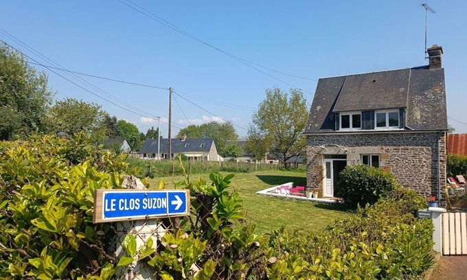 Saint-Hilaire-du-Harcouet Casa | Stone house 30 minutes from Mont Saint Michel between sea and forest