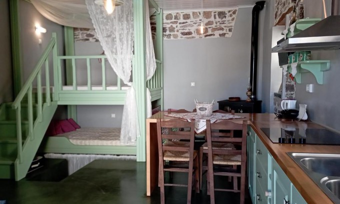Agios Isidoros Apartamento | STONE GUESTHOUSE