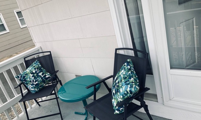 Stone Harbor Condominio | Stone Harbor NJ Charming 2 bedroom 1st floor duplex on quiet south end.