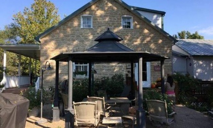 Hermann Cama Y Desayuno | Stone Haus Bed & Breakfast