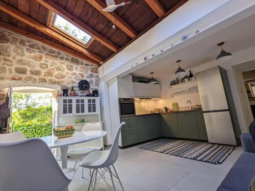 Susica Casa | Stone House Bella