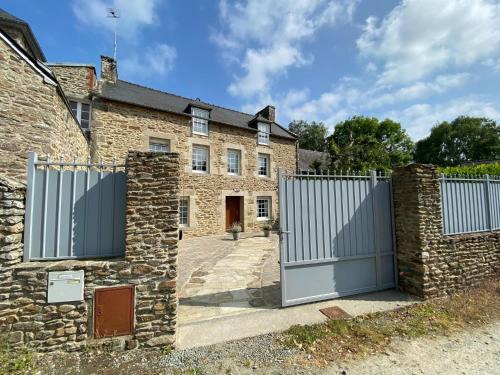 Le Minihic-sur-Rance Casa | Stone House in Brittany near Rance River